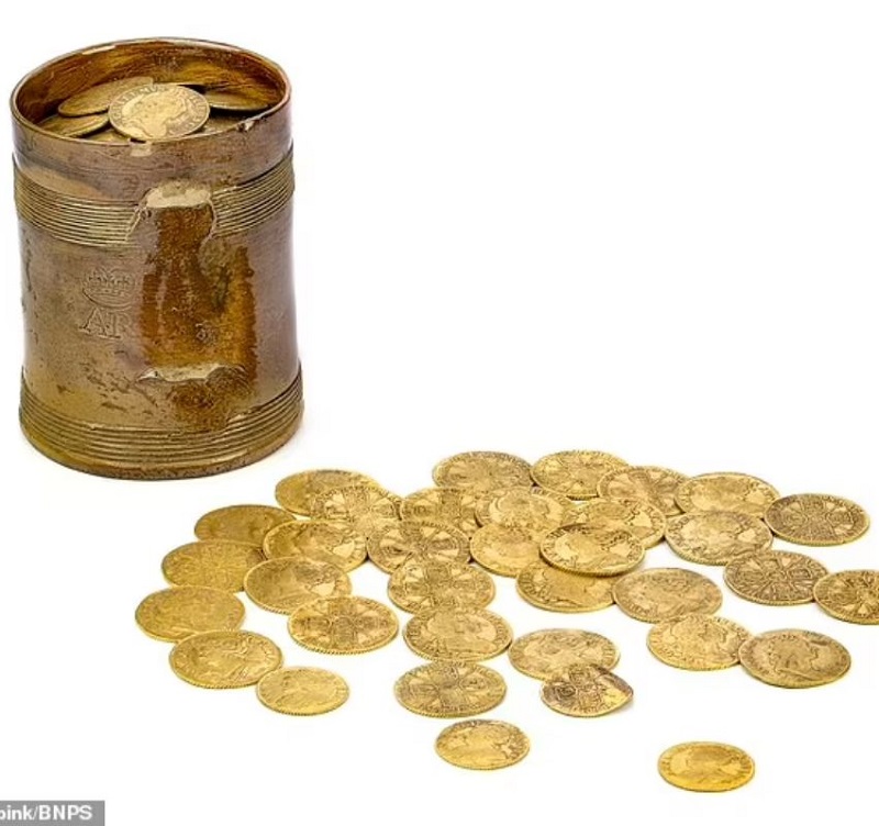 They've Struck Gold! Fortunate Couple Unearth 264 Gold Coins Dating Back to the Reign of King James I Hidden Beneath Their Kitchen Floor, Raking in £754,000 at Auction